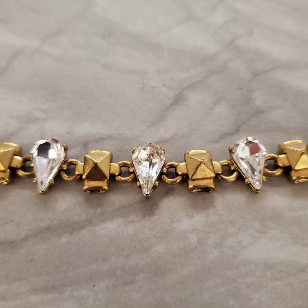✨ J.Crew Rhinestone Crystal Pyramid Distressed Antique Teardrop Bracelet ✨ - Picture 4 of 16